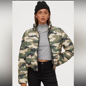 H&M-camouflage print cropped puffer jacket